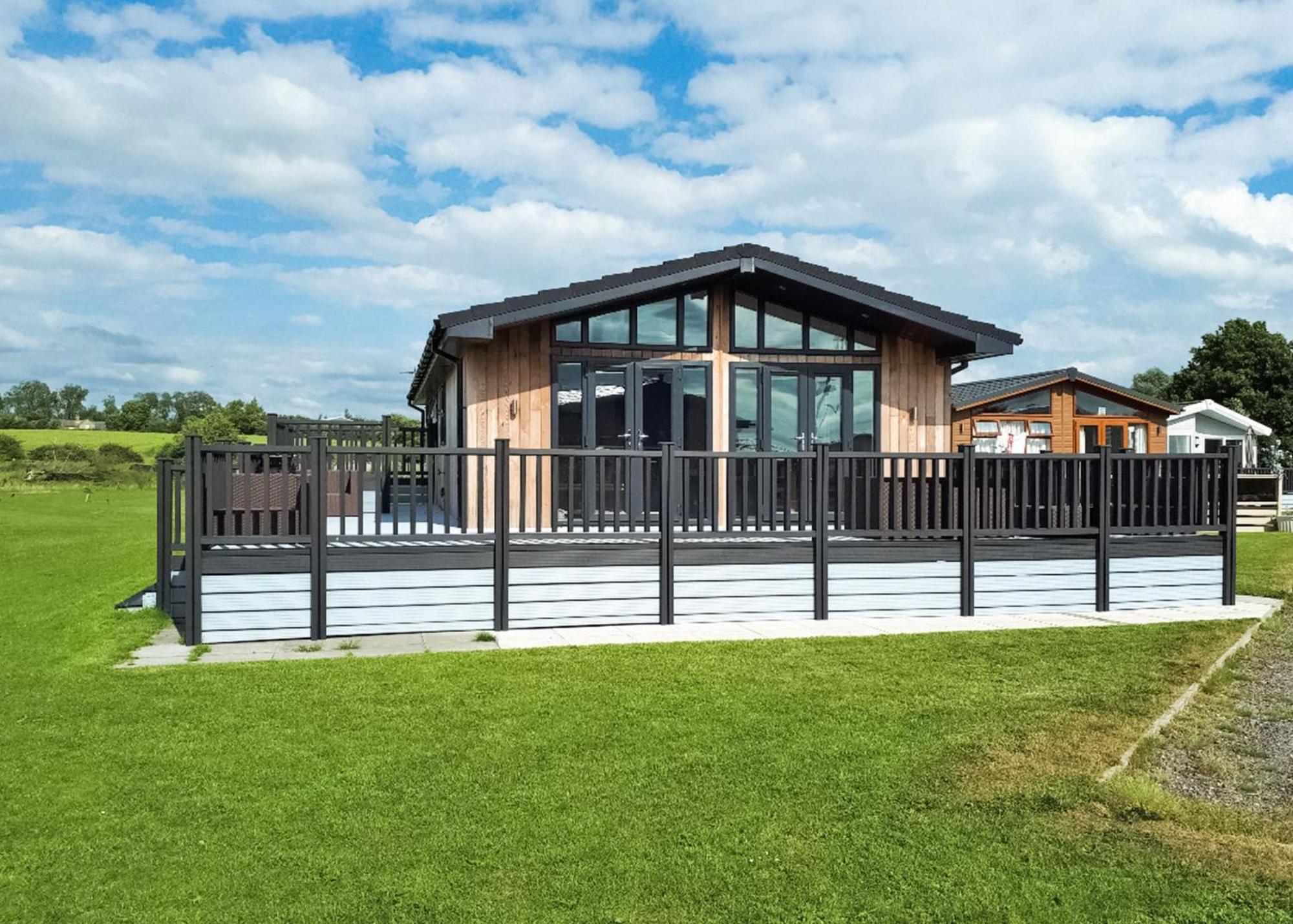 Отель Barlings Country Park Langworth Экстерьер фото